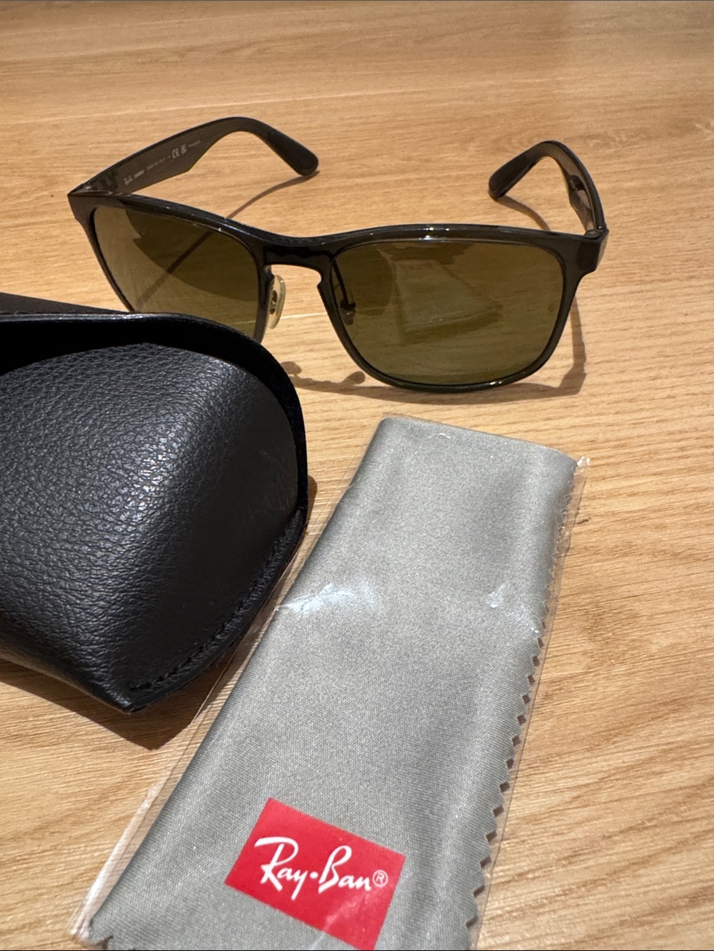 Ray-Ban Black Sunglass 4264 Style Polarized